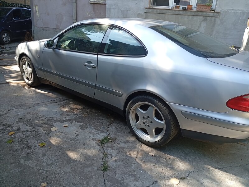 Mercedes-Benz CLK 320