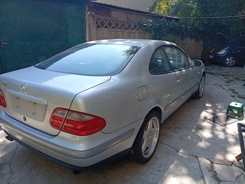 Mercedes-Benz CLK 320